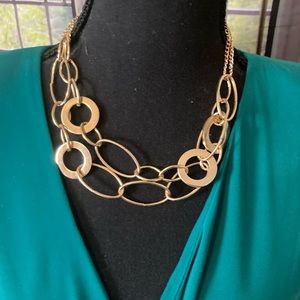 Beautiful gold colored jewelry set